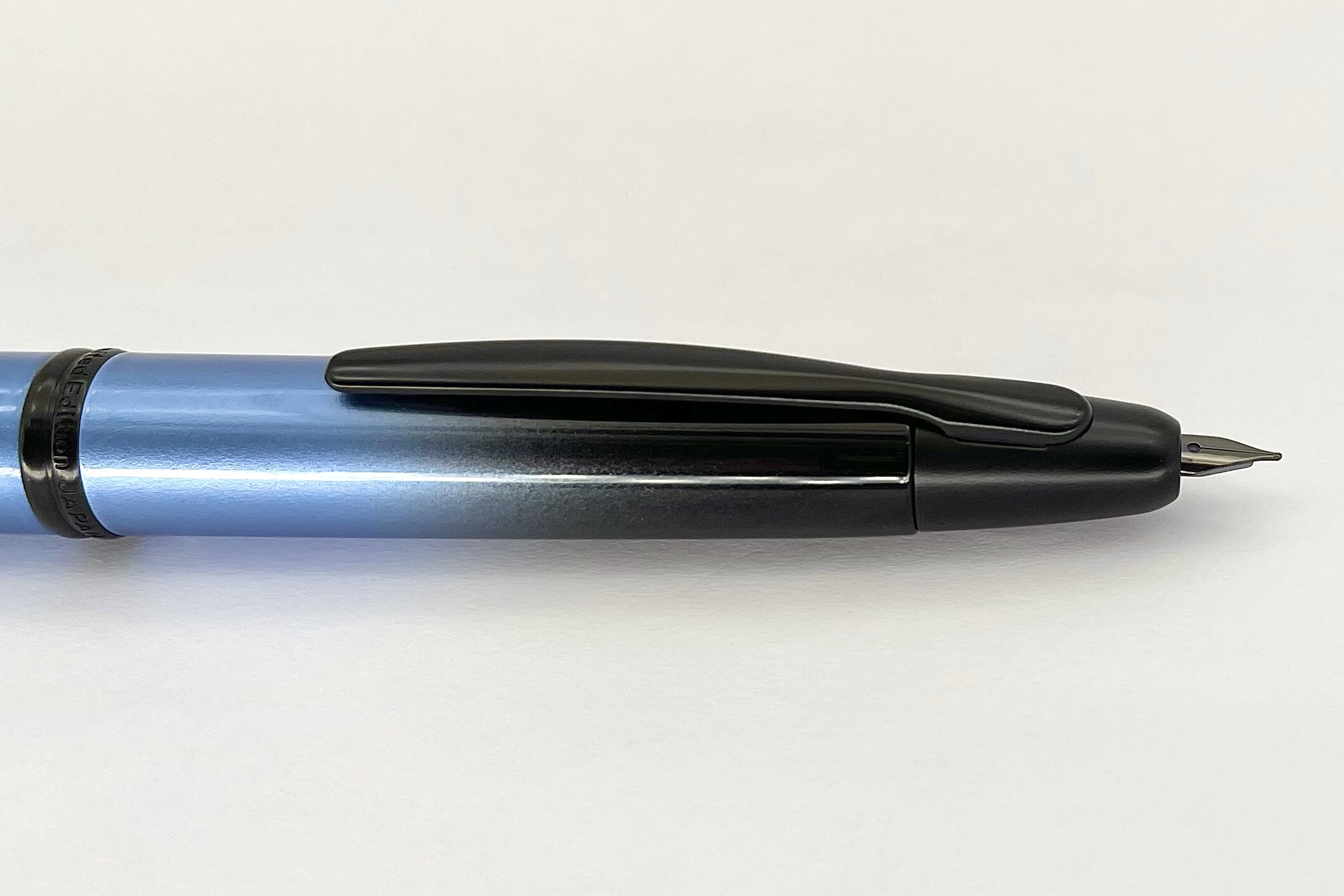 PilotLimitedEdition2021CaplessVanishingPointBlackIceFountainPen_J